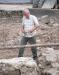 038 Professor Dr. Zbidniew Pianowski bei Ausgrabungen auf dem Michaelerplatz in Sanok